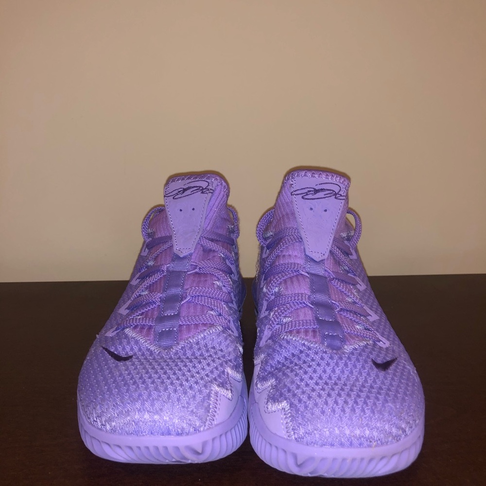 Nike Lebron XVI Low Atomic Violet Purple US Men 10